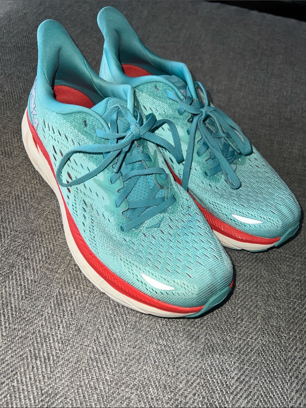 Hoka Clifton size 9